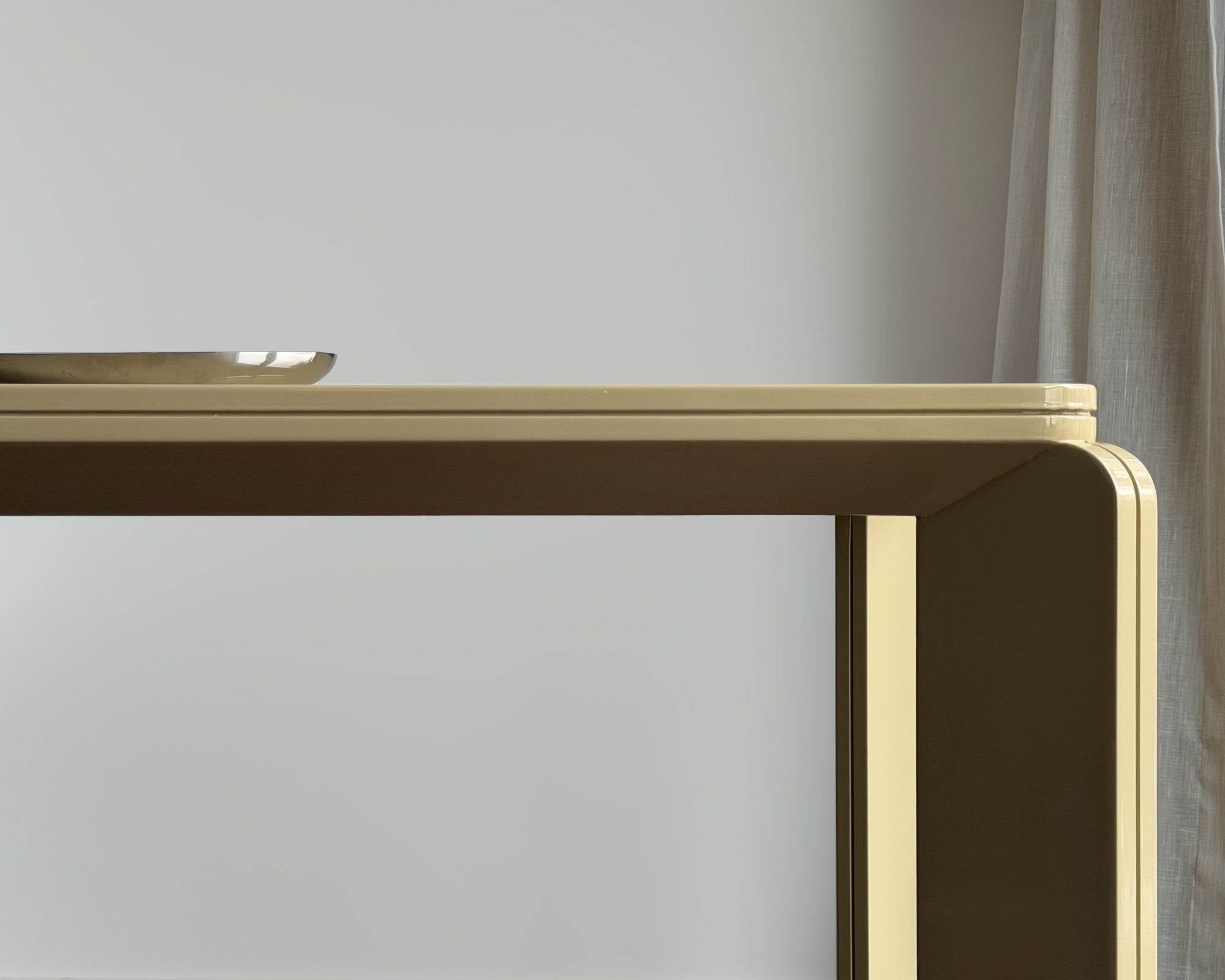 RON 03 DINING TABLE